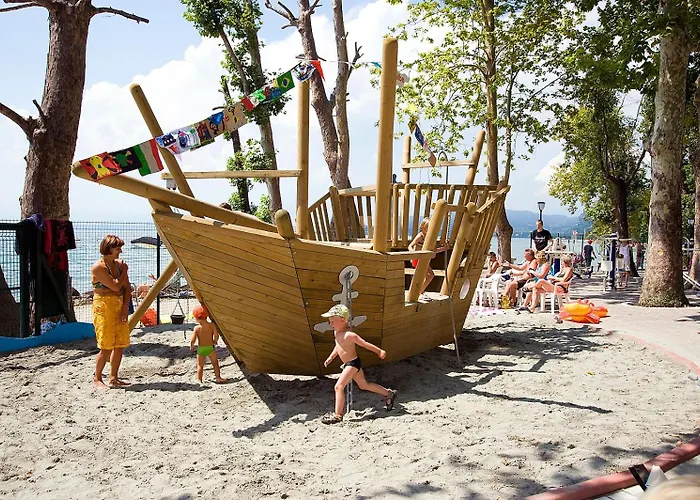 Estivo Safari Tents On Cisano San Vito *