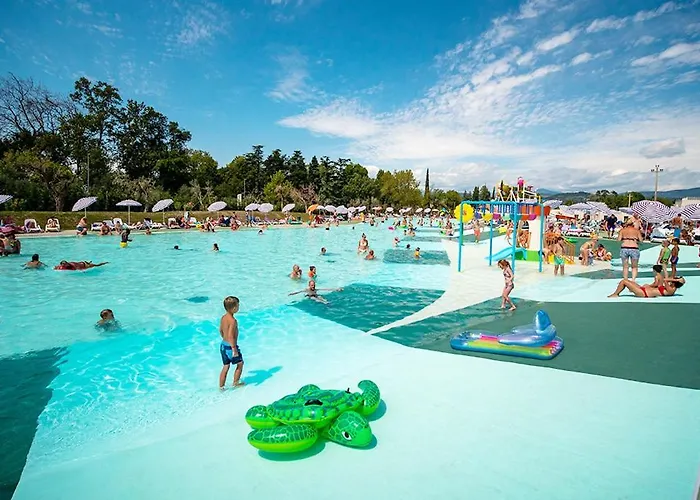 Camping Estivo Safari Tents On Cisano San Vito *