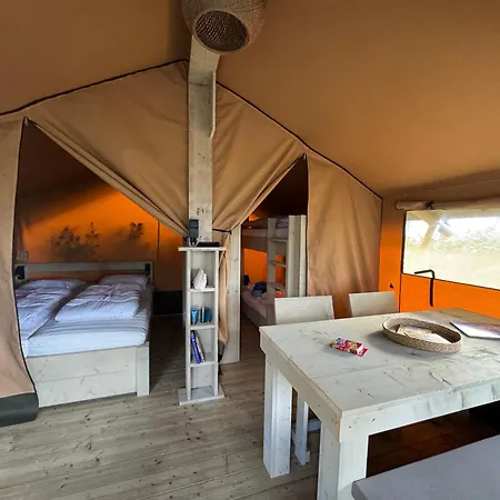 キャンプ場 Estivo Safari Tents On Cisano San Vito