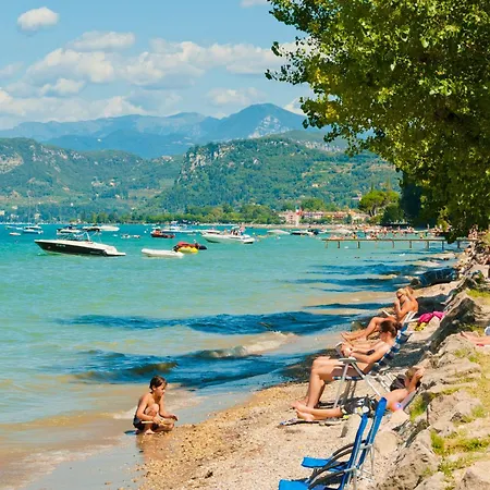 Estivo Safari Tents On Cisano San Vito バルドリーノ