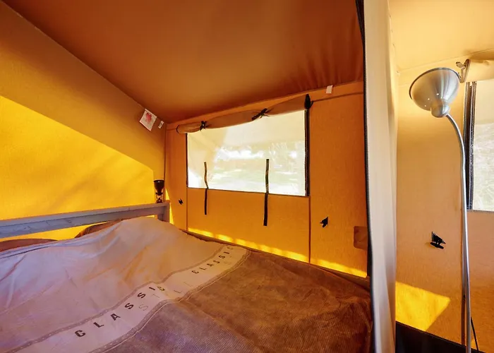 Estivo Safari Tents On Cisano San Vito باردولينو