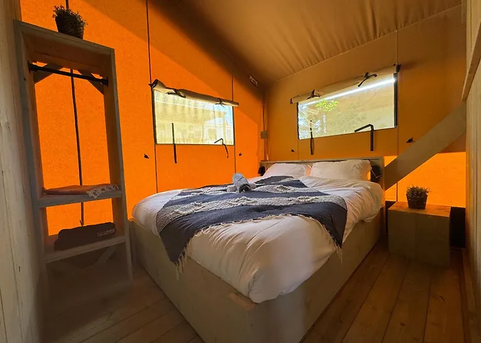Estivo Safari Tents On Cisano San Vito مكان تخييم