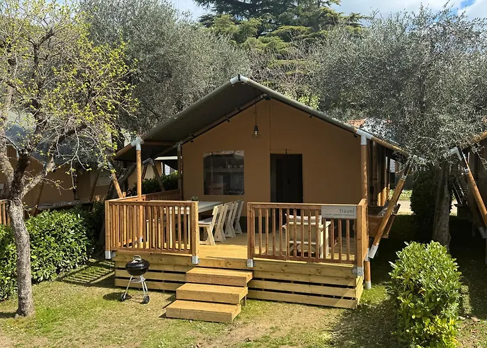 Estivo Safari Tents On Cisano San Vito مكان تخييم *
