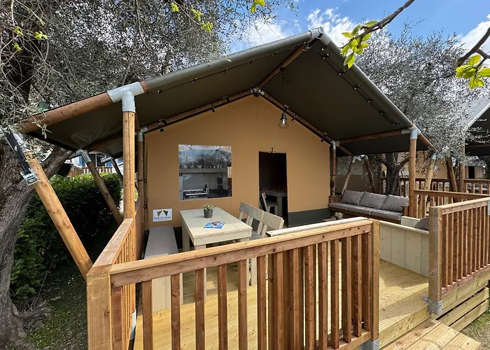 مكان تخييم Estivo Safari Tents On Cisano San Vito *
