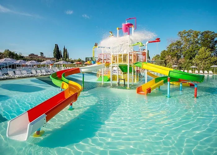 Estivo Safari Tents On Cisano San Vito مكان تخييم