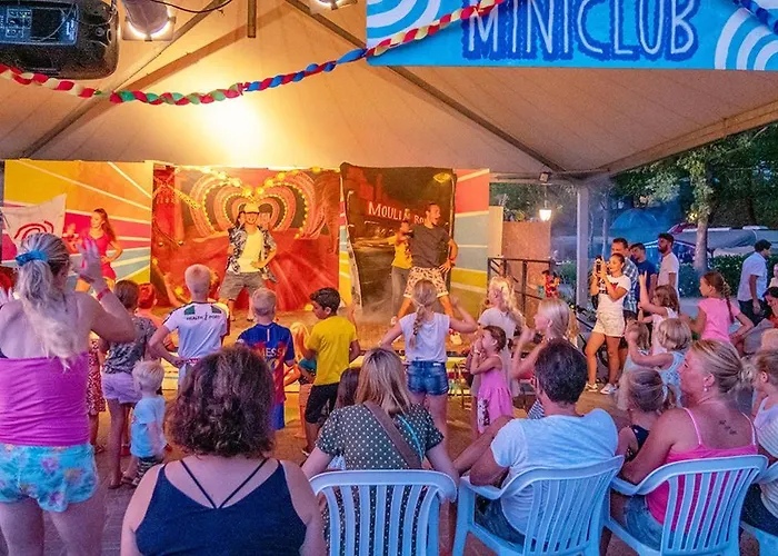 Estivo Safari Tents On Cisano San Vito مكان تخييم باردولينو