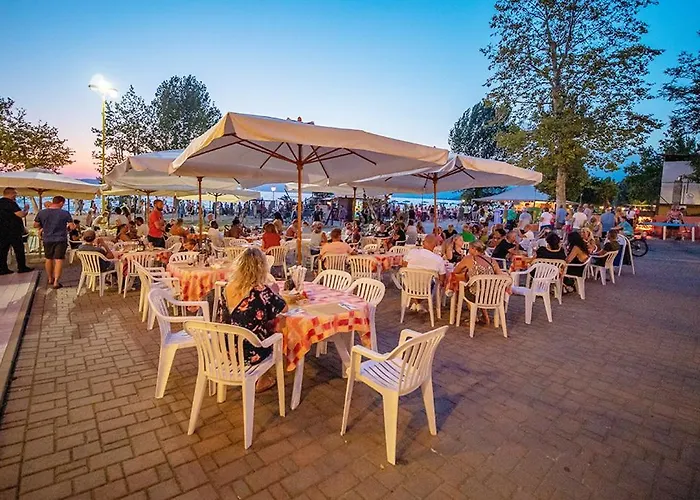 Estivo Safari Tents On Cisano San Vito *